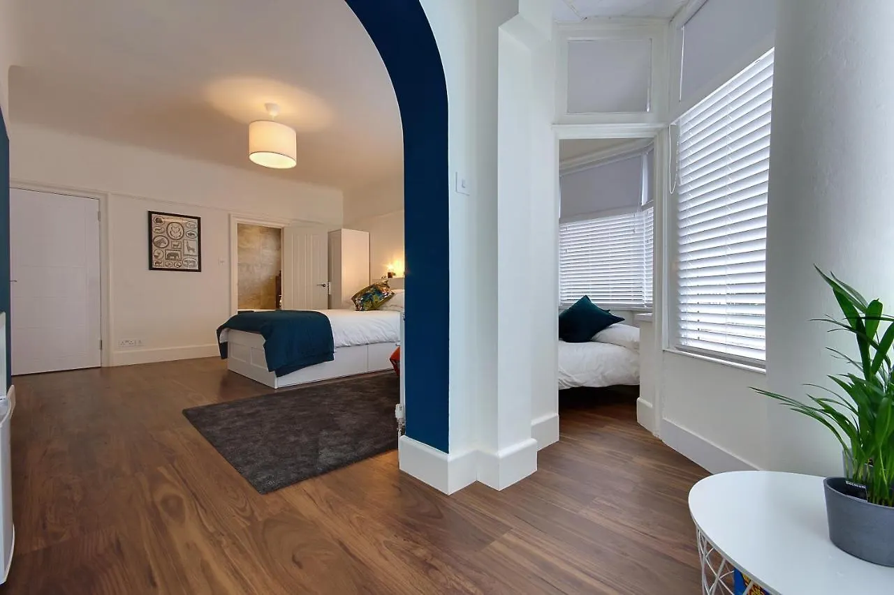Large En-Suite By The Beach Bournemouth 0*,  United Kingdom