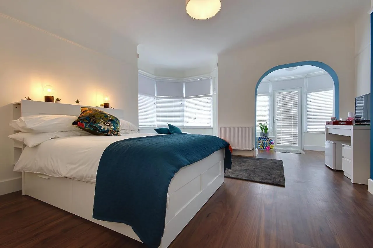 Homestay Large En-Suite By The Beach Bournemouth