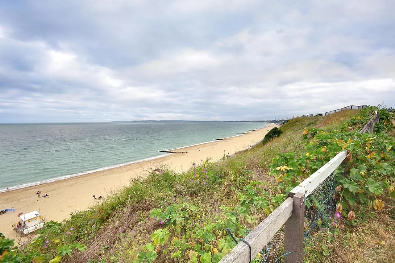 Large En-Suite By The Beach Bournemouth Homestay